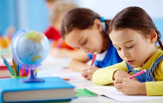 Día Mundial de la Educación: 1 de abril, fecha cívica aplicada por acuerdo de las Naciones Unidas y la UNESCO.